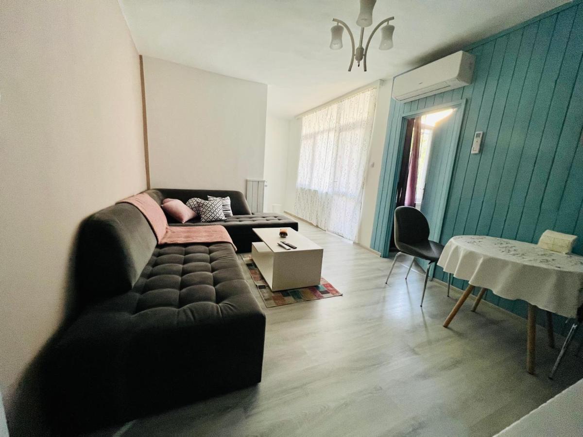 Kŭrdzhali Midtown Apartment מראה חיצוני תמונה
